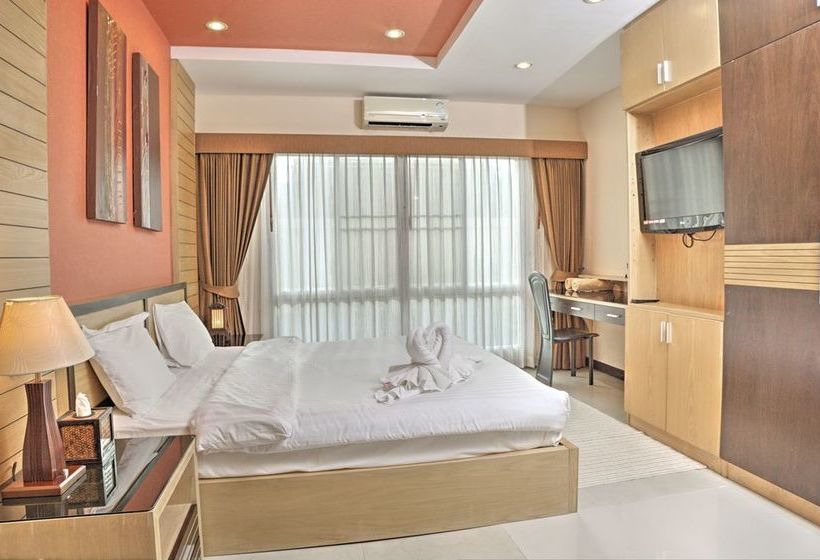 Hotel Whispering Palms Suite 6