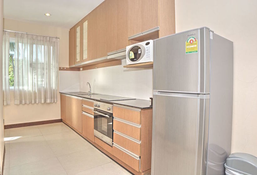 Hotel Whispering Palms Suite 8