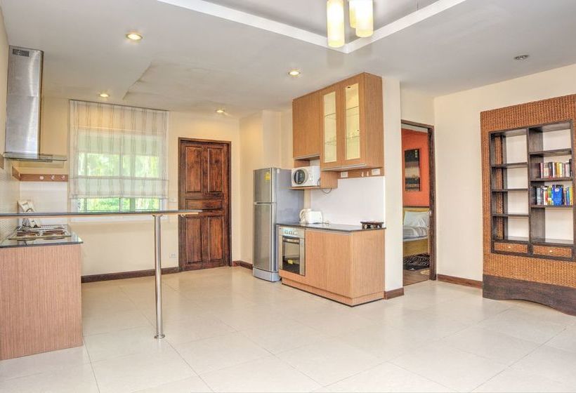 Hotel Whispering Palms Suite 9