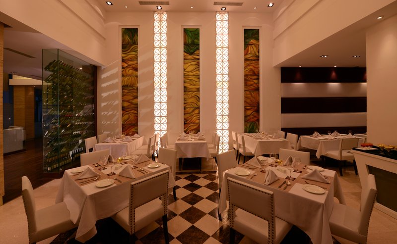 Hotel Golden Tulip Gurgaon 12