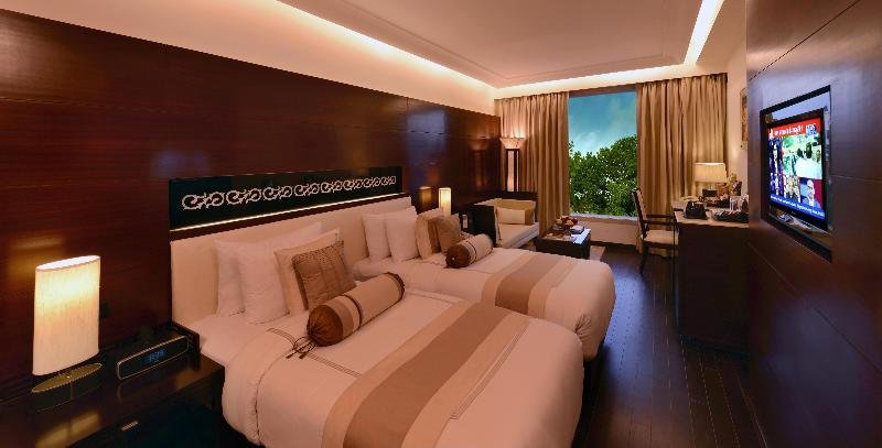 Hotel Golden Tulip Gurgaon 16