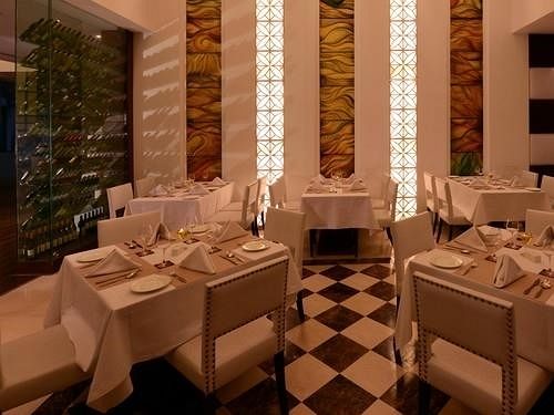 Hotel Golden Tulip Gurgaon 18