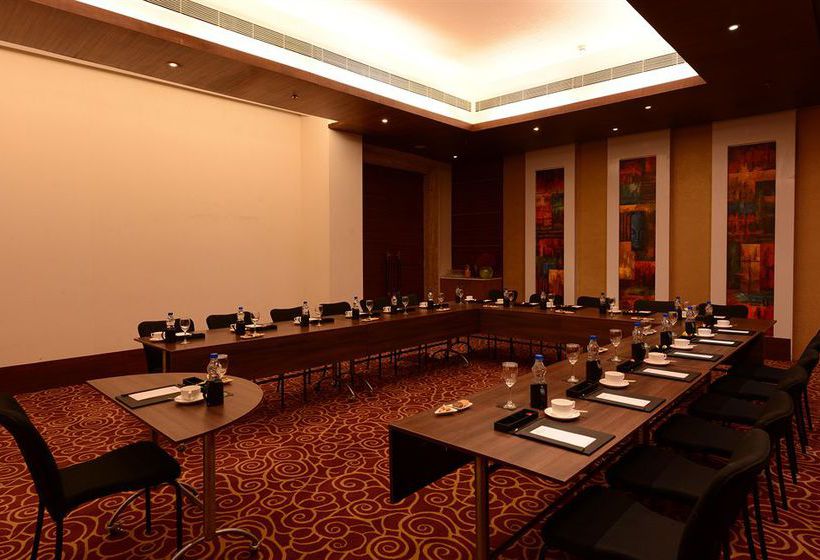 Hotel Golden Tulip Gurgaon 4