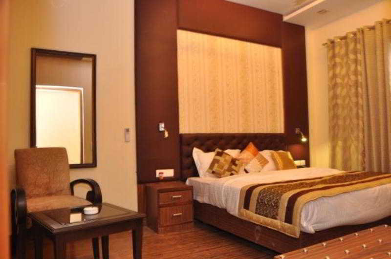 Pacific Hotel Gurgaon 2