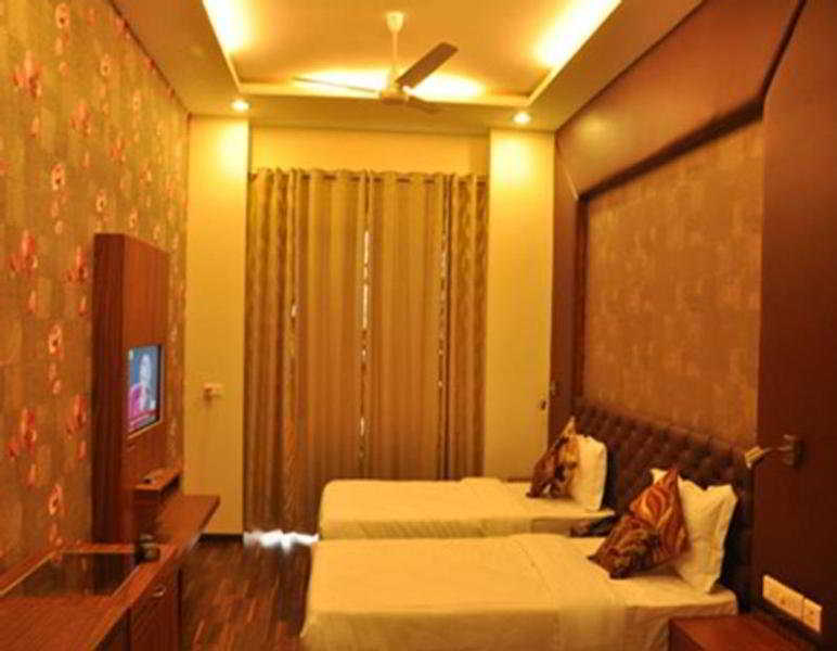 Pacific Hotel Gurgaon 4