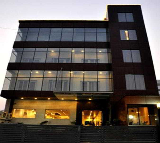 Pacific Hotel Gurgaon 7