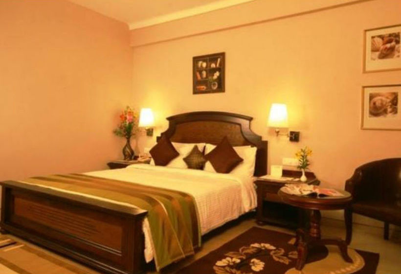 Hotel Neelams The Glitz 4