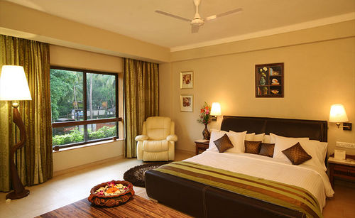 Hotel Neelams The Glitz 8