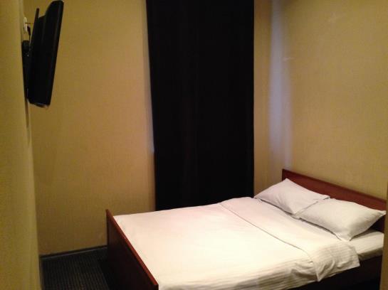 Vasileostrovskiy Hotel 13