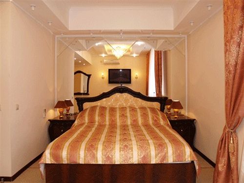 Hotel Yal Na Kalinina 2