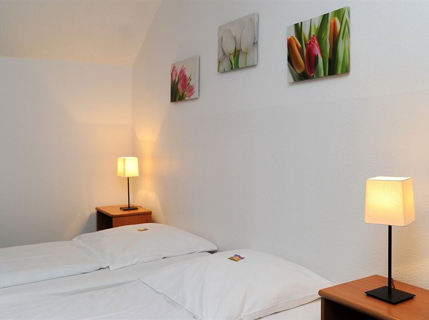 Waldhotel Unterbach 7