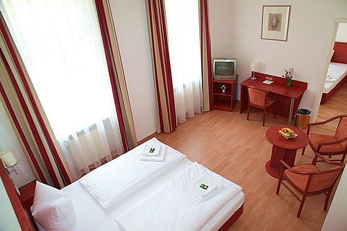 Bed & Breakfast Pension Am Ledermuseum 7