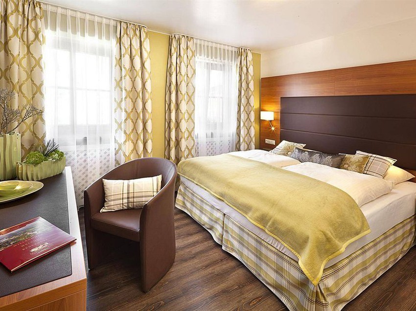 Hotel Zum Hechten Altstadt- 12