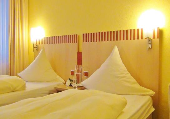 Bach Hotel Zur Porta 16