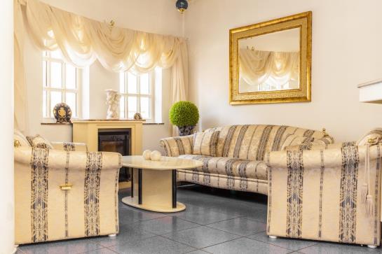 Bach Hotel Zur Porta 18