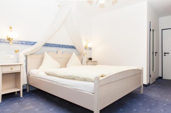 Bach Hotel Zur Porta 19