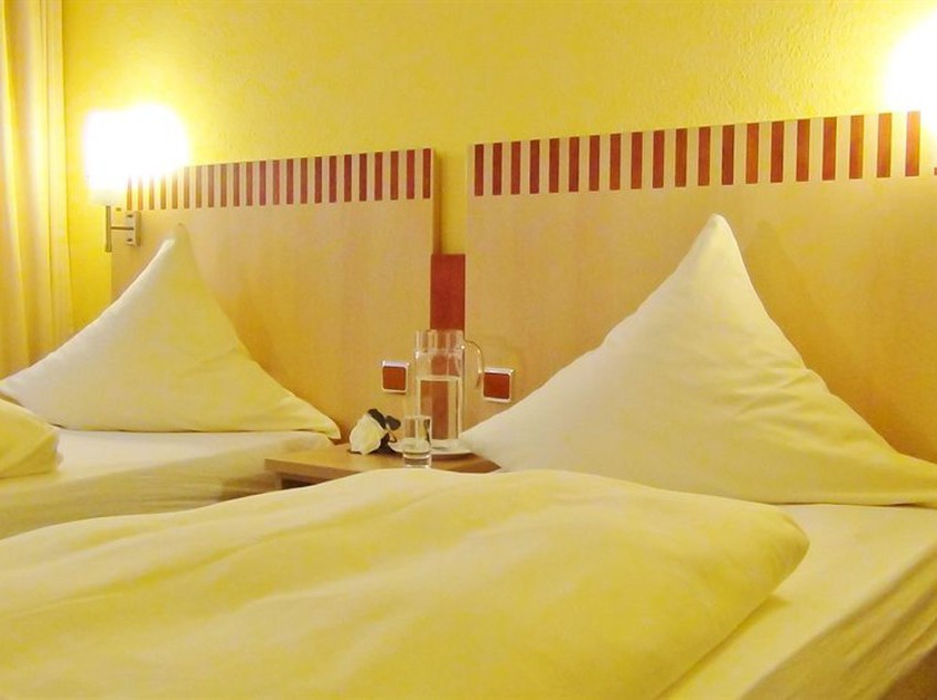 Bach Hotel Zur Porta 9