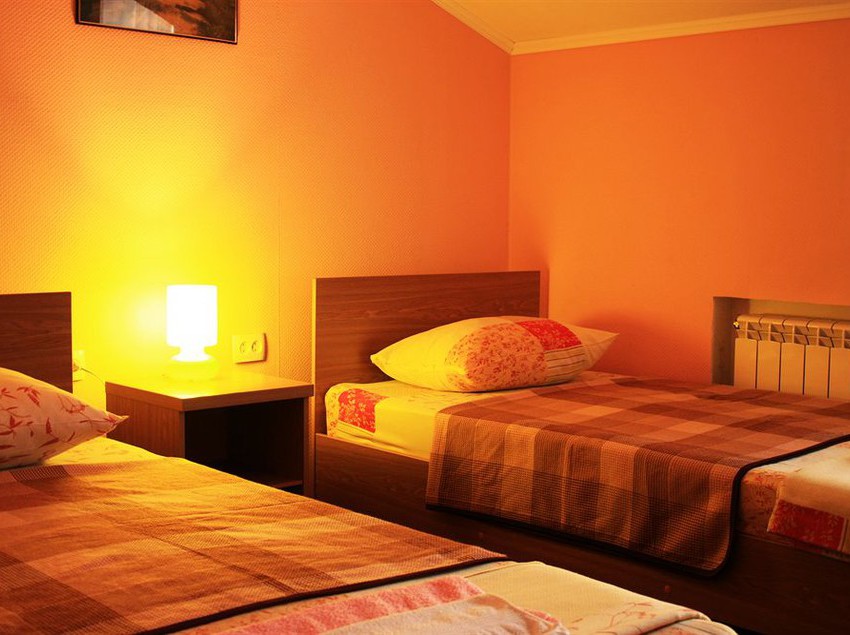 Mini-hotel U Globusa 13