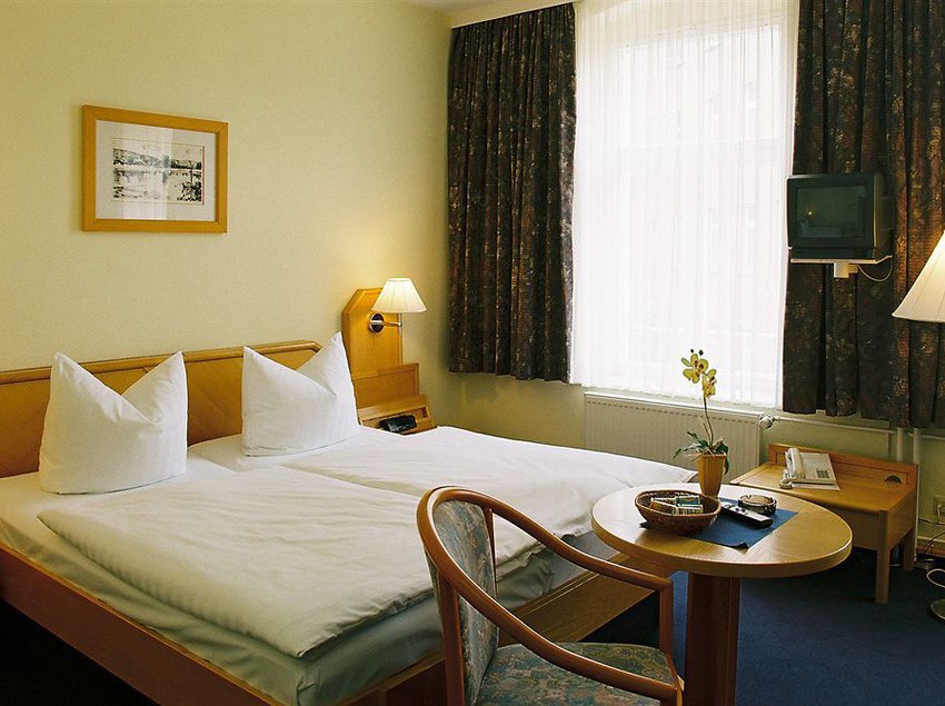 Bed & Breakfast Pension Kastanienhof 10