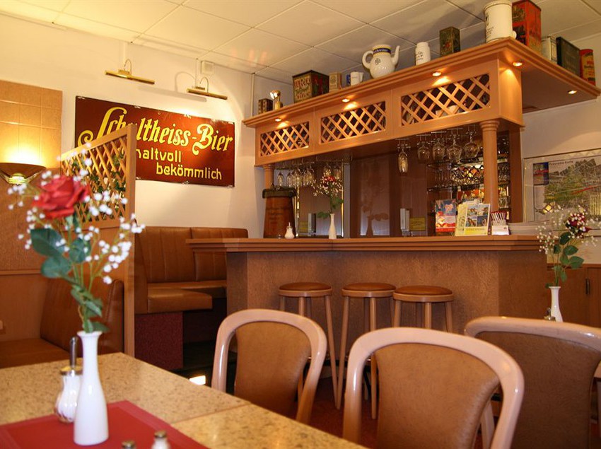 Bed & Breakfast Pension Kastanienhof 12