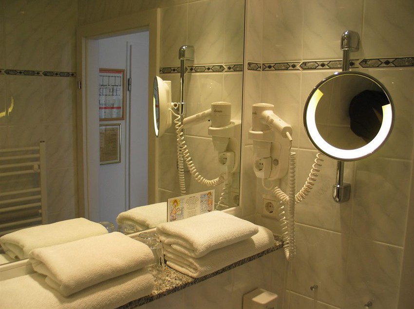 Bed & Breakfast Pension Kastanienhof 15