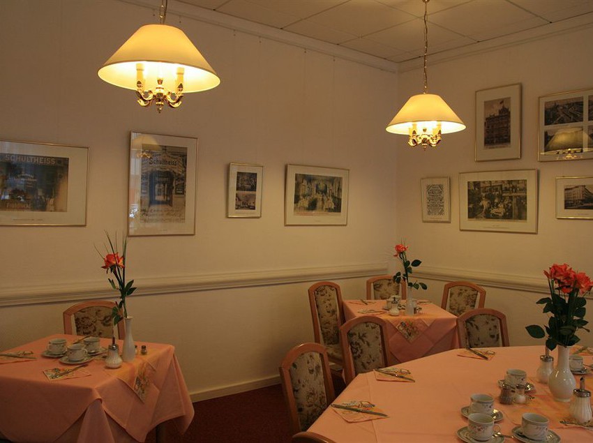 Bed & Breakfast Pension Kastanienhof 18