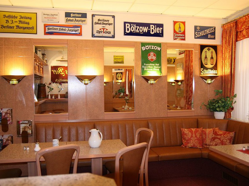 Bed & Breakfast Pension Kastanienhof 8