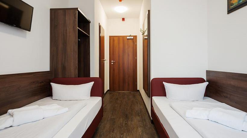 Hotel Queens Park 11