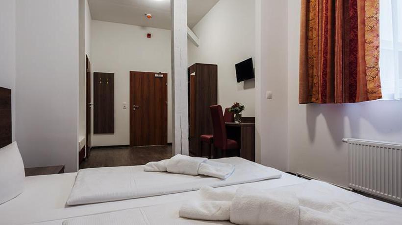 Hotel Queens Park 15