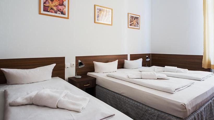 Hotel Queens Park 19