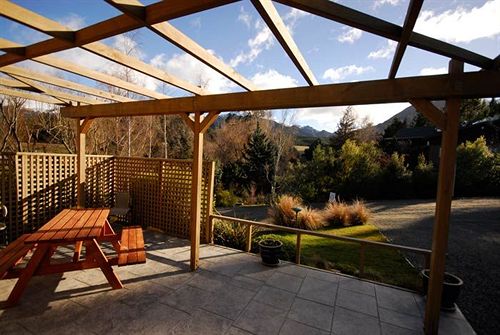 The Chalets Motel 10