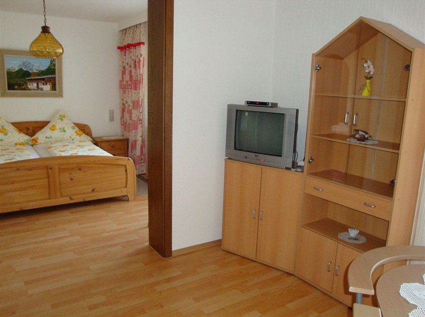 Hotel Pension Tachensteiner Hof 9