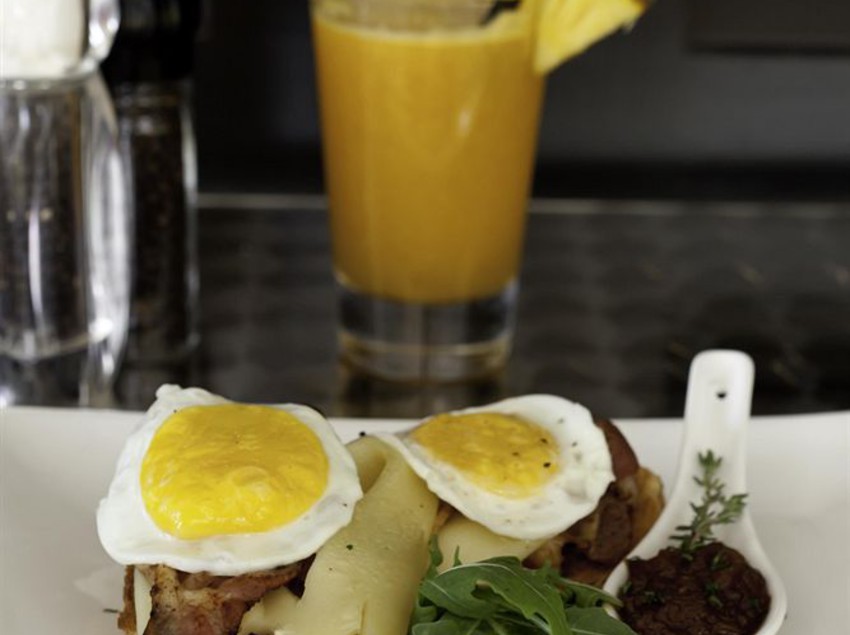 Hotel Cascades On The Promenade 15