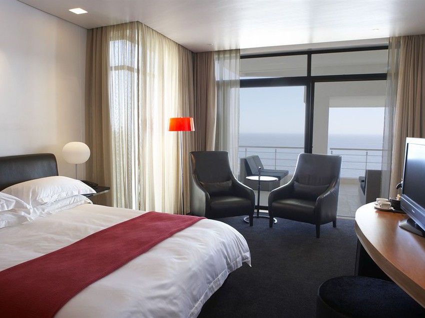 Hotel Cascades On The Promenade 7