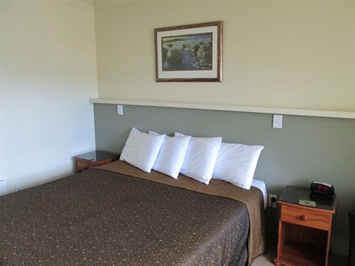 Shortland Court Motel 12