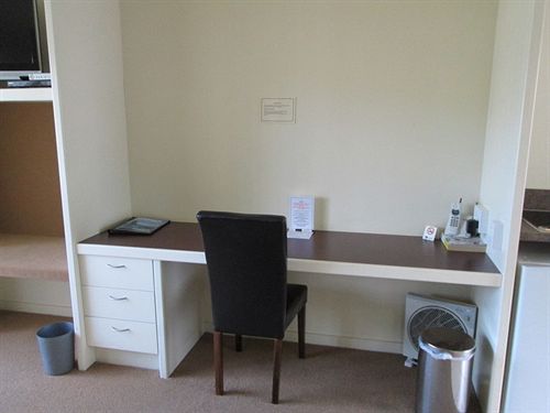 Shortland Court Motel 16