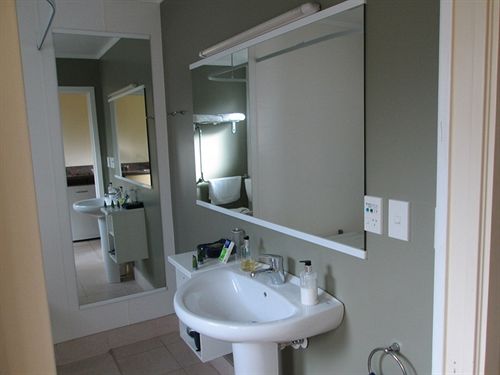 Shortland Court Motel 17