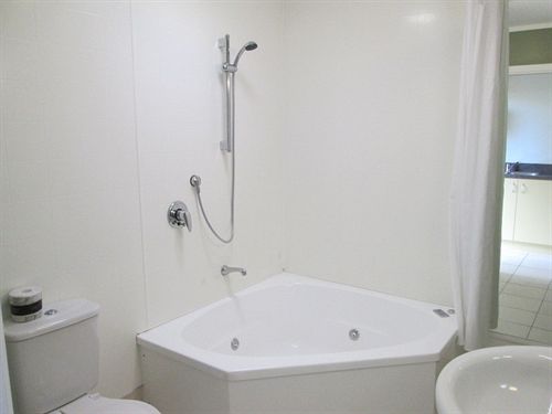 Shortland Court Motel 18