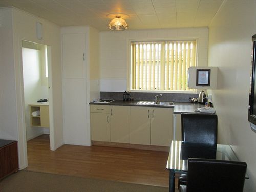 Shortland Court Motel 7