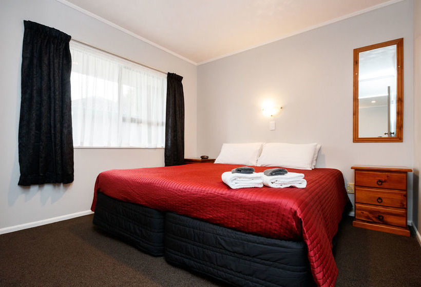 Avenue Motel Palmerston North 8