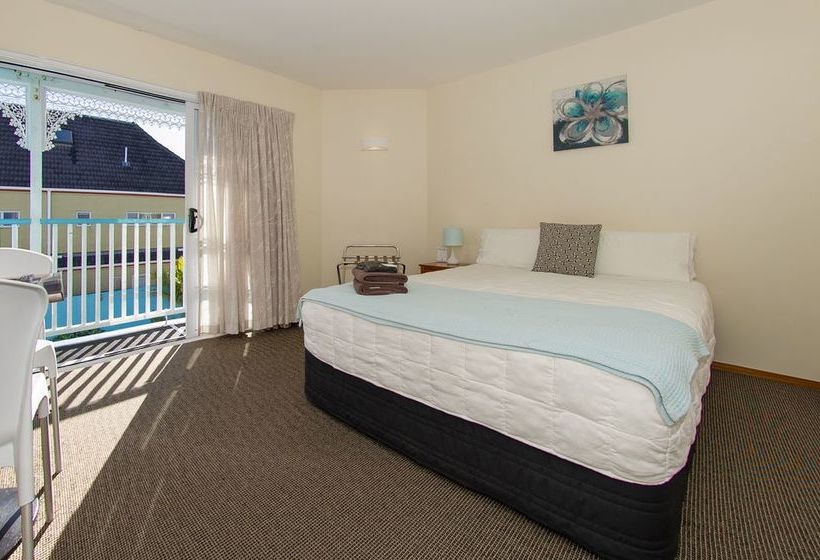 Albert Number 6 Motel 12