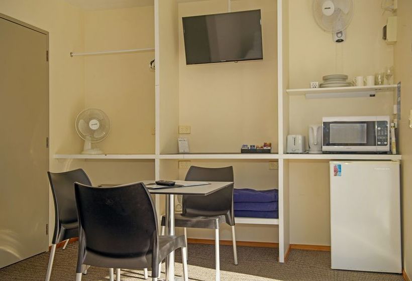 Albert Number 6 Motel 16