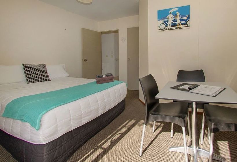 Albert Number 6 Motel 17