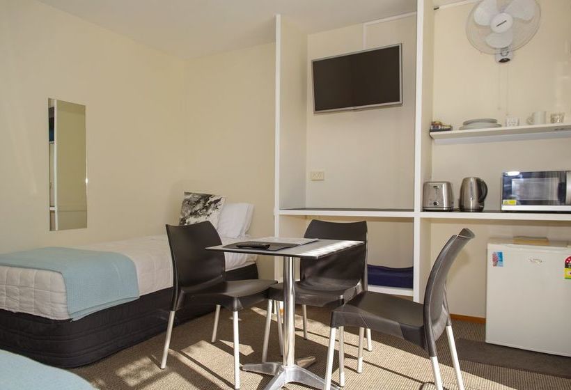 Albert Number 6 Motel 18