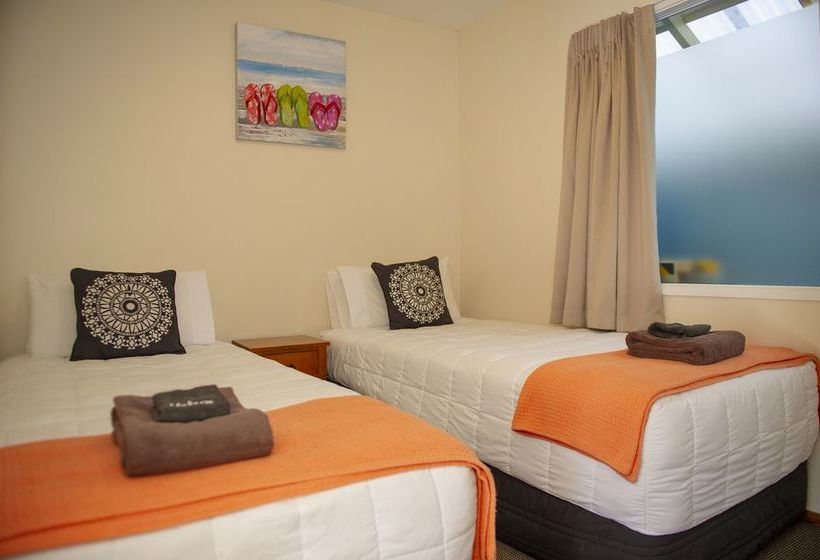 Albert Number 6 Motel 9