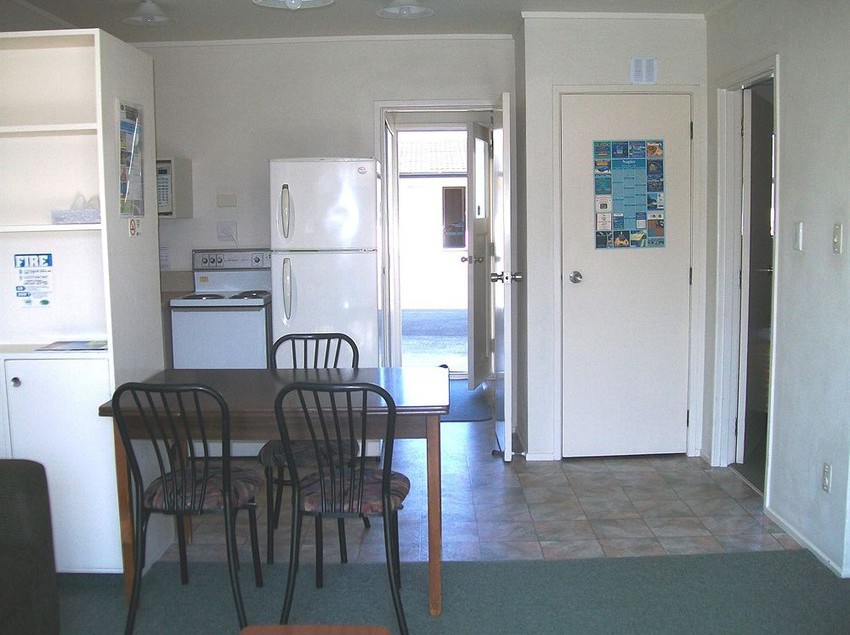 Cedar Court Motel 16