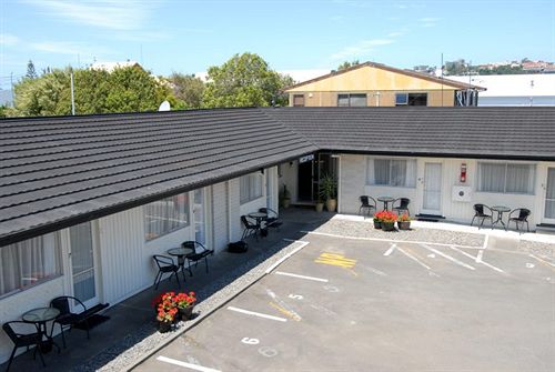 Cedar Court Motel 19