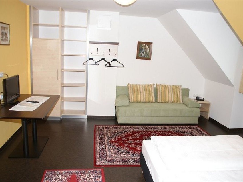 Hezelhof's Radl-Hotel 11