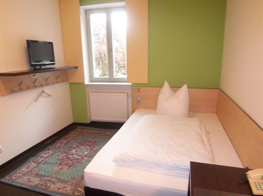 Hezelhof's Radl-Hotel 4