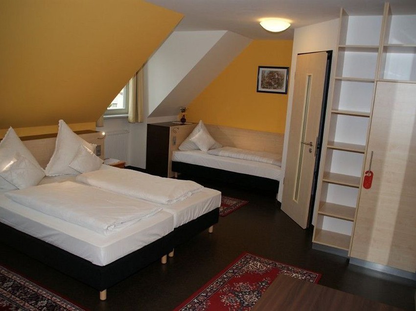 Hezelhof's Radl-Hotel 9